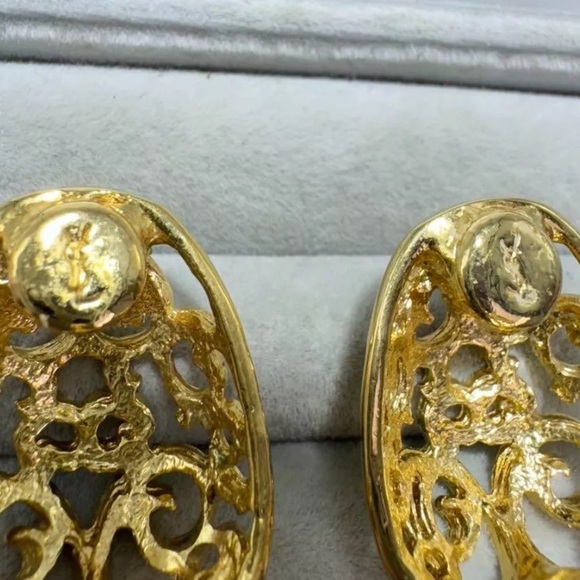 Yves Saint Laurent Vintage Gold Clip-on Earrings - Picture 11 of 14
